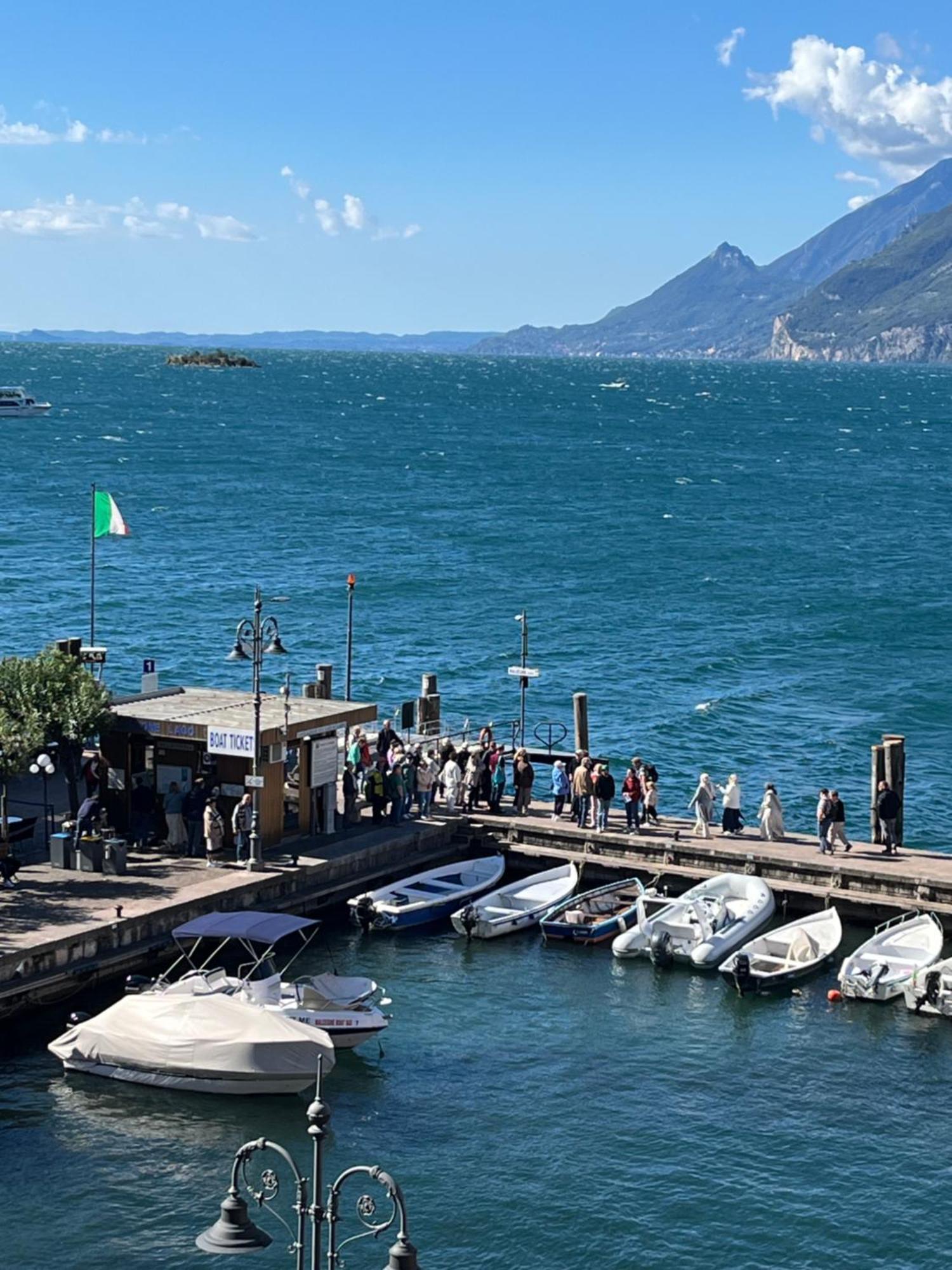 Charmante Apartament Lake Front Malcesine Exteriér fotografie